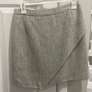 H&M off white tweed pencil skirt (size 8 but fits like size 4)